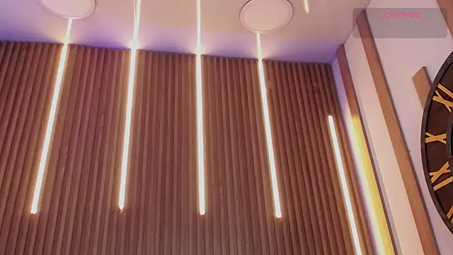 Snapshot of MylaDreams chatting on 12-19-25, 03:43 MylaDreams online show from 12-19-25, 03:43