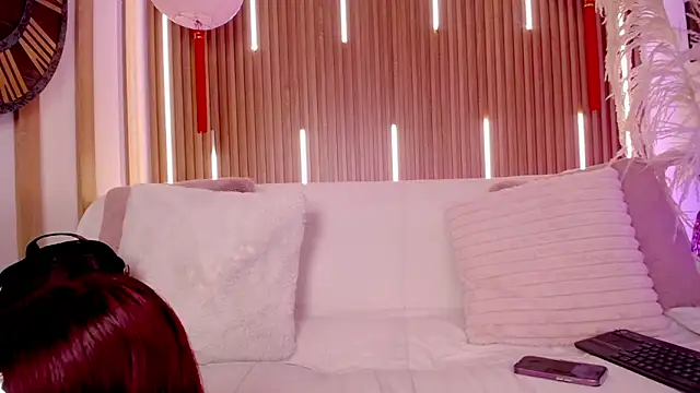 Snapshot of MylaDreams chatting on 02-06-26, 06:09 MylaDreams online show from 02-06-26, 06:09