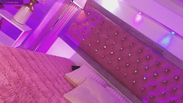 Snapshot of MylaDreams chatting on 07-19-26, 03:37 MylaDreams online show from 07-19-26, 03:37