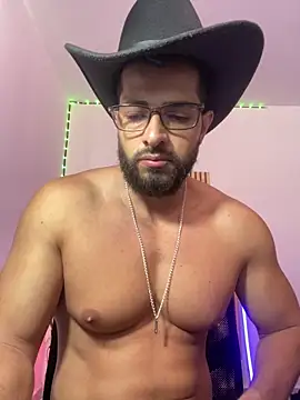 Snapshot of magnumchris chatting on 06-16-26, 03:12 magnumchris online show from 06-16-26, 03:12
