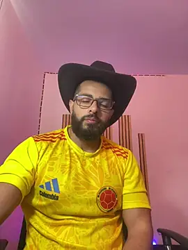 Snapshot of magnumchris chatting on 07-03-26, 01:17 magnumchris online show from 07-03-26, 01:17