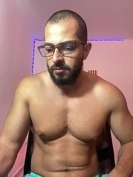 Snapshot of magnumchris chatting on 07-17-26, 03:42 magnumchris online show from 07-17-26, 03:42