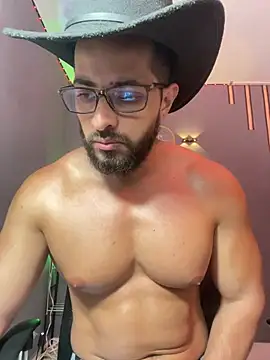 Snapshot of magnumchris chatting on 07-24-26, 04:47 magnumchris online show from 07-24-26, 04:47