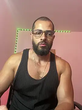 Snapshot of magnumchris chatting on 07-16-26, 08:17 magnumchris online show from 07-16-26, 08:17