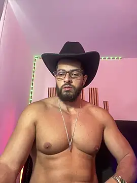 Snapshot of magnumchris chatting on 06-19-26, 02:45 magnumchris online show from 06-19-26, 02:45