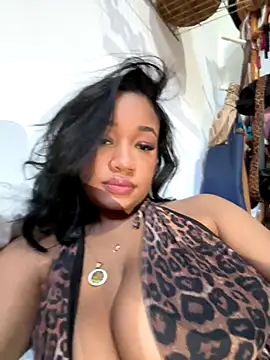 Snapshot of hillarymoreninha chatting on 10-23-25, 06:50 hillarymoreninha online show from 10-23-25, 06:50