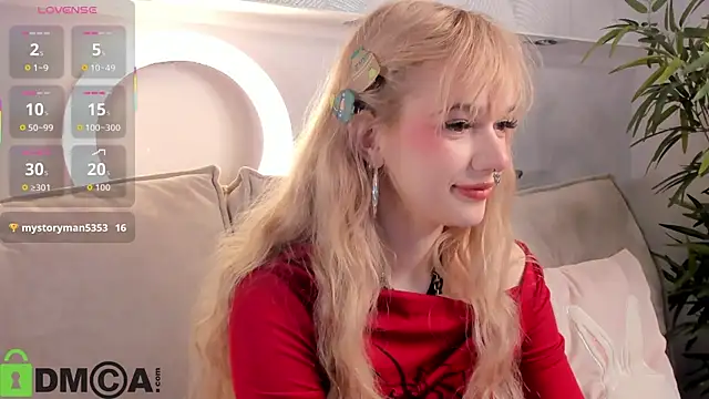 Molly Platt online show from 04-12-26, 09:23