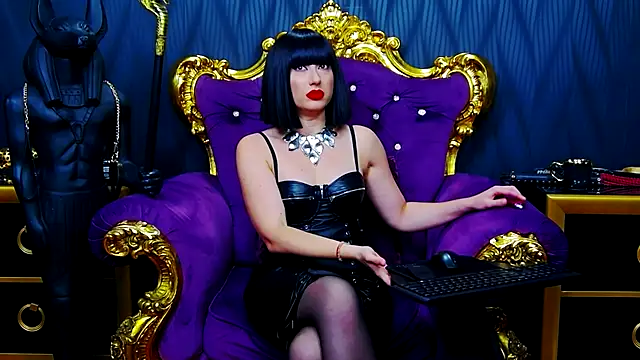 LaraMaeve online show from 10-30-25, 05:39