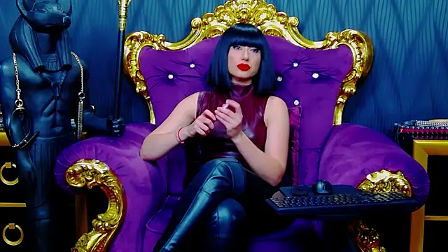 LaraMaeve online show from 10-10-25, 04:57