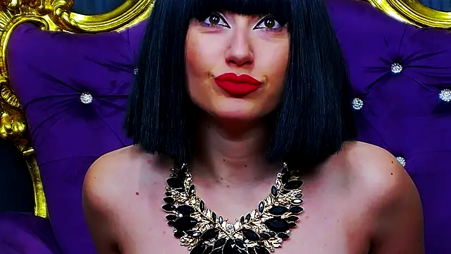 LaraMaeve online show from 10-25-25, 05:06