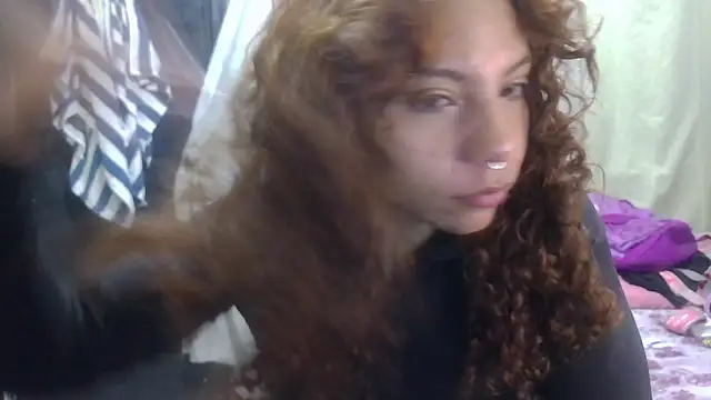 Snapshot of VioletV chatting on 05-27-26, 12:31 VioletV online show from 05-27-26, 12:31