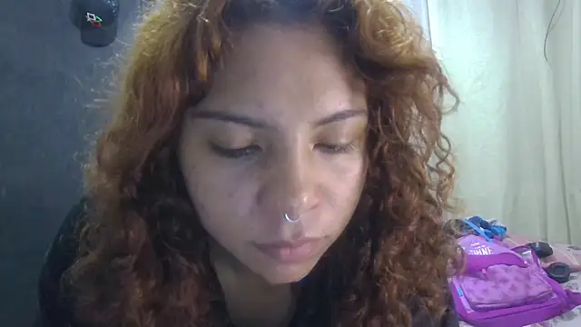 Snapshot of VioletV chatting on 06-04-26, 12:37 VioletV online show from 06-04-26, 12:37