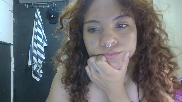 Snapshot of VioletV chatting on 05-22-26, 12:41 VioletV online show from 05-22-26, 12:41