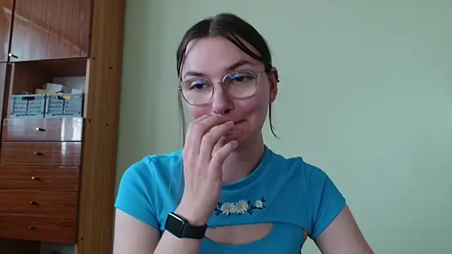 LooveELLYx online show from 10-10-25, 06:36