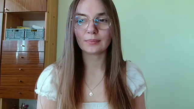 Snapshot of LooveELLYx chatting on 04-23-26, 06:42 LooveELLYx online show from 04-23-26, 06:42