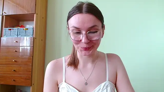 Snapshot of LooveELLYx chatting on 04-29-26, 01:26 LooveELLYx online show from 04-29-26, 01:26