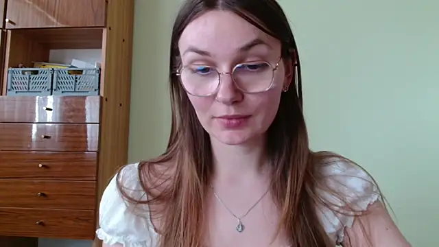 Snapshot of LooveELLYx chatting on 04-23-26, 12:29 LooveELLYx online show from 04-23-26, 12:29