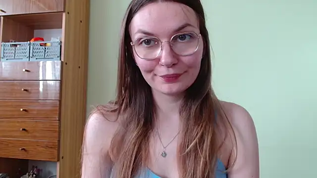 Snapshot of LooveELLYx chatting on 05-04-26, 01:47 LooveELLYx online show from 05-04-26, 01:47