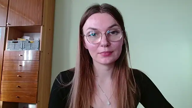 LooveELLYx online show from 10-21-25, 01:43