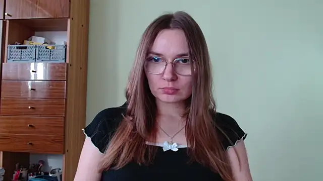 LooveELLYx online show from 10-15-25, 01:41