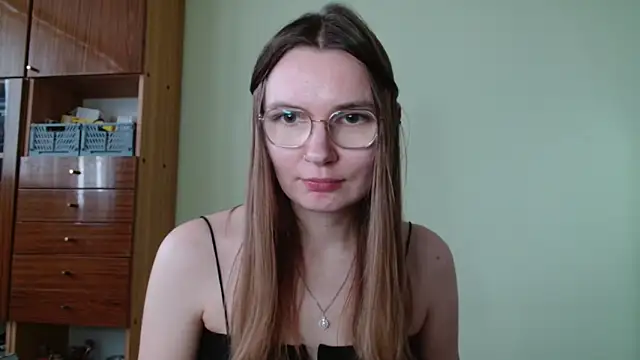 LooveELLYx online show from 10-14-25, 01:45