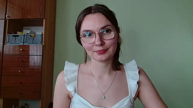 LooveELLYx online show from 10-22-25, 01:32