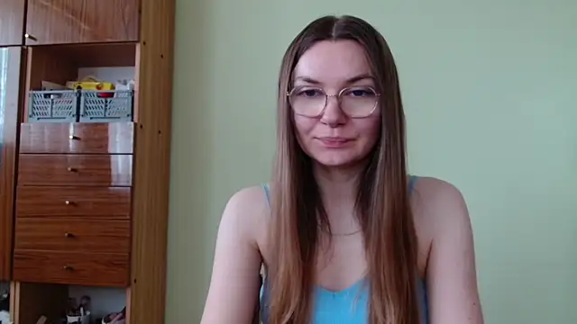 LooveELLYx online show from 06-16-26, 06:24