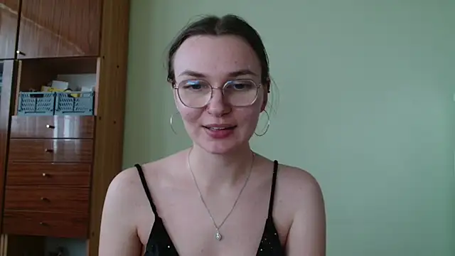 LooveELLYx online show from 10-06-25, 01:34
