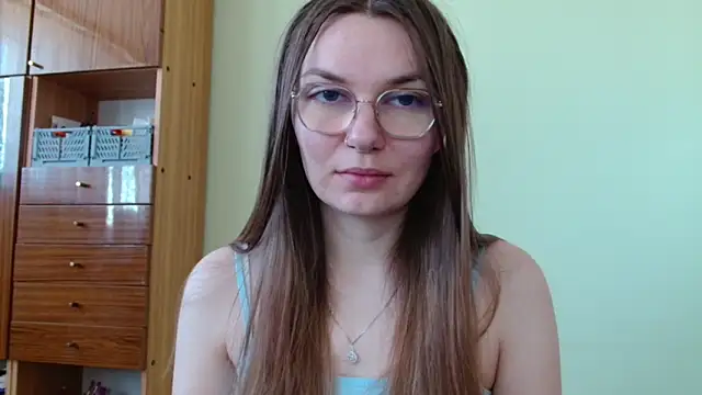 Snapshot of LooveELLYx chatting on 05-20-26, 06:32 LooveELLYx online show from 05-20-26, 06:32