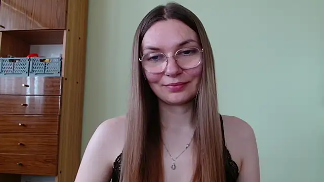Snapshot of LooveELLYx chatting on 05-07-26, 01:25 LooveELLYx online show from 05-07-26, 01:25