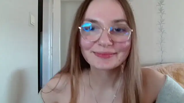 LooveELLYx online show from 03-18-25, 02:39