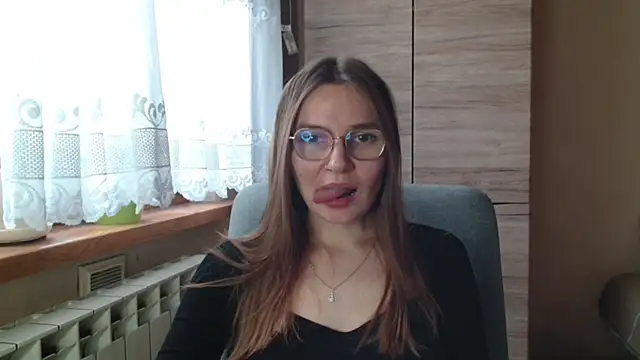 LooveELLYx online show from 11-10-25, 07:35