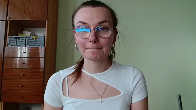 LooveELLYx online show from 10-01-25, 01:37