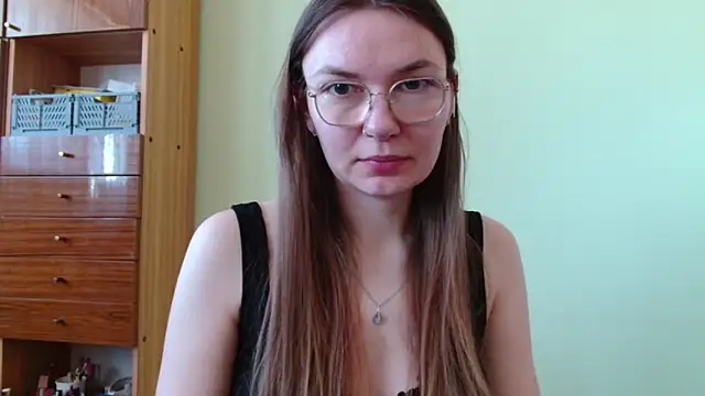 Snapshot of LooveELLYx chatting on 04-24-26, 06:37 LooveELLYx online show from 04-24-26, 06:37