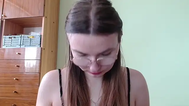 LooveELLYx online show from 03-19-26, 02:39