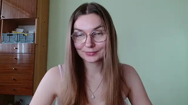 LooveELLYx online show from 10-16-25, 01:30