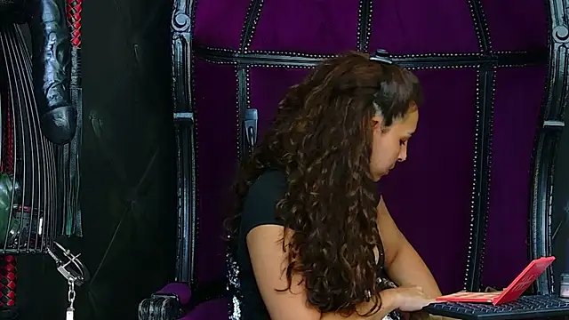 Snapshot of FinDomKaya chatting on 07-04-26, 07:59 FinDomKaya online show from 07-04-26, 07:59
