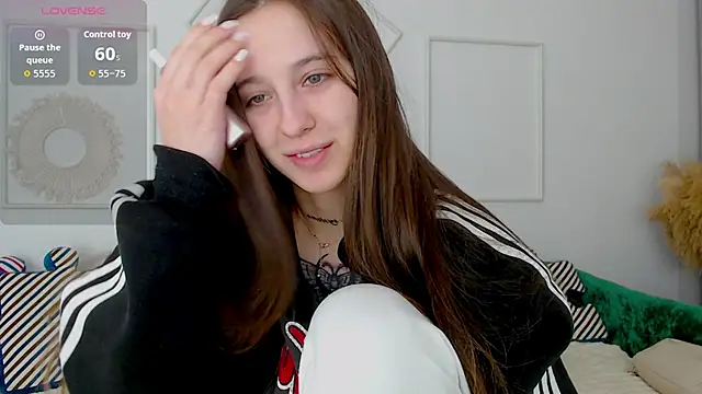 Little cherryy   online show from 09-30-25, 06:52