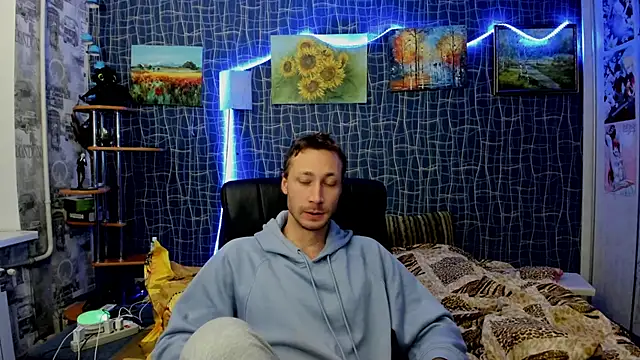 CuteBoy228 online show from 12-15-25, 09:09