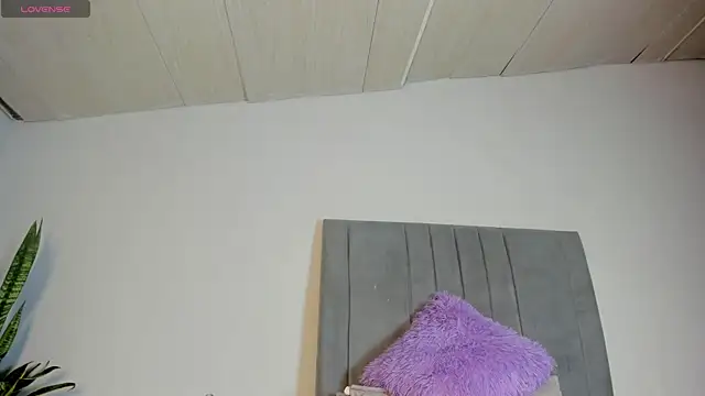 Sophia Ebony online show from 10-15-25, 12:57