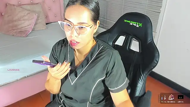 lissa jhonsoon online show from 11-21-25, 03:05