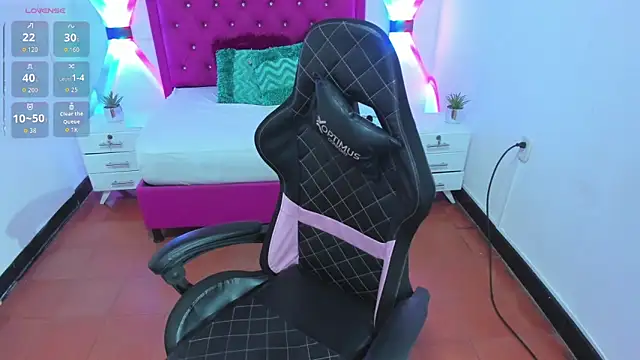 lissa jhonsoon online show from 10-24-25, 03:05