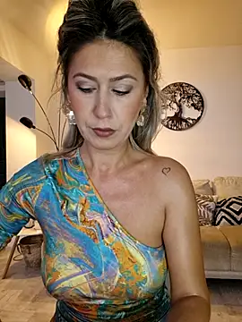 CelynaRoss online show from 09-30-25, 08:42