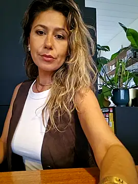 CelynaRoss online show from 07-17-26, 07:22