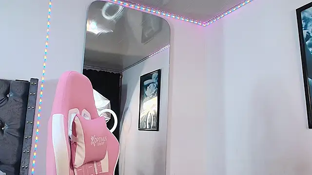 GraceWallace  online show from 11-22-25, 11:03