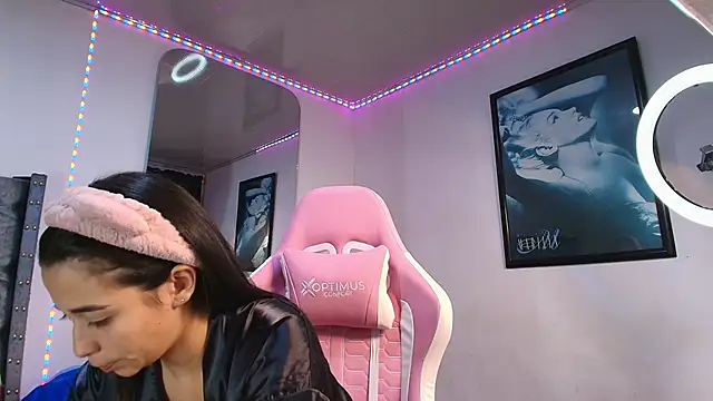 GraceWallace  online show from 11-09-25, 12:25