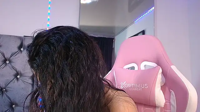 GraceWallace  online show from 02-11-26, 02:55