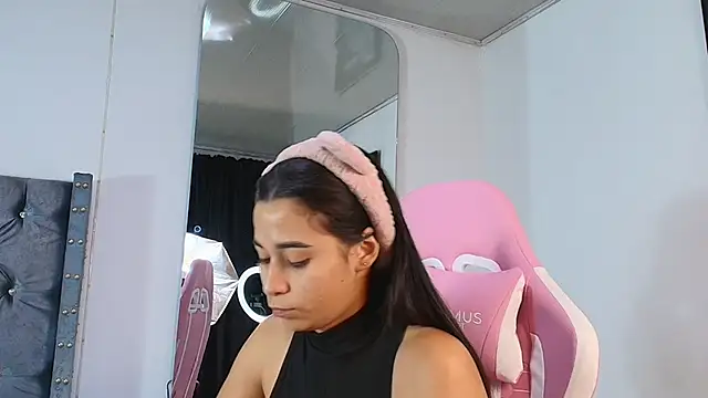 GraceWallace  online show from 11-23-25, 09:36