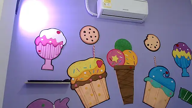 skinnykalitzo18 online show from 12-18-25, 01:48