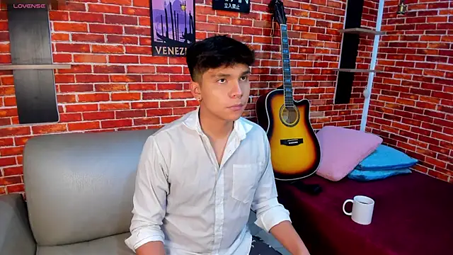Thiago Kozak online show from 06-16-26, 01:11
